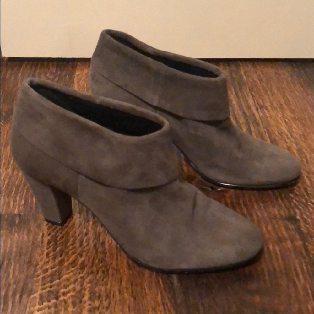 Kate spade gray suede slip-on booties size 8.